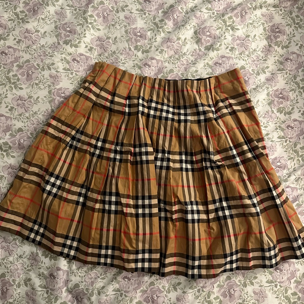 Burberry plaid skirt